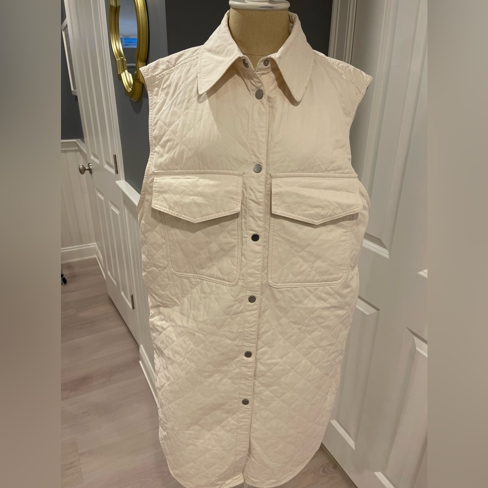H& M ivory Quilted Vest ( oversized)